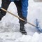 Предлагаем очистить крышу от снега