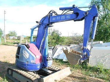 KOMATSU PC28uu