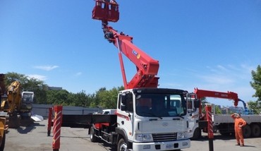 HYUNDAI MEGA TRUCK