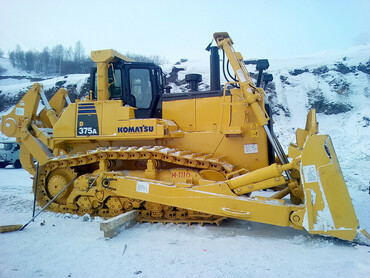 Komatsu D375