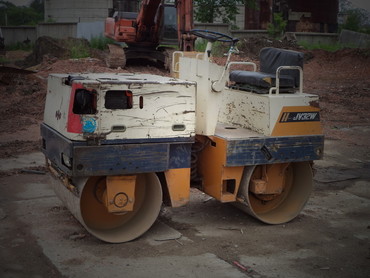 KOMATSU