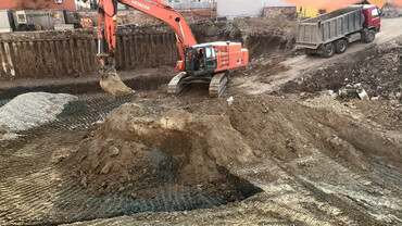 Hitachi 330