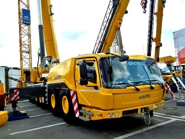 GROVE, LIEBHERR