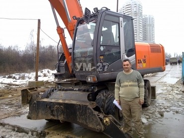 HITACHI ZX210W