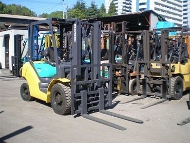 Komatsu FD30T17