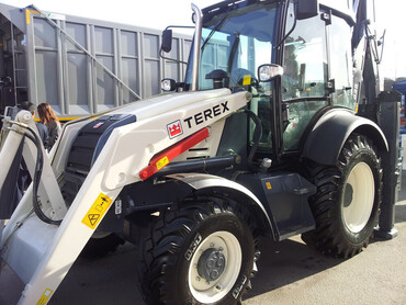 TEREX TLB 825-RM
