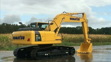 Komatsu PC210-10M0