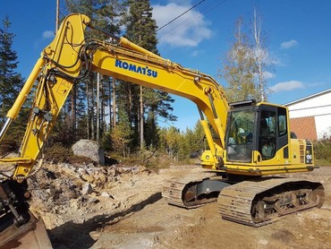 Komatsu PC 220-7