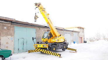 Tadano TR100