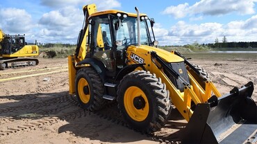 JCB 4CX