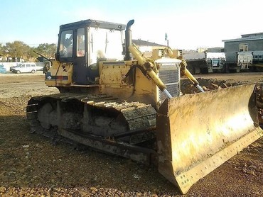KOMATSU D65P