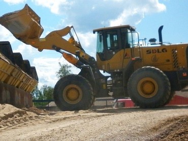 SDLG 956