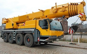 Liebherr LTM1055