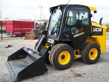 Стекло двери с вырезом под форточку JCB 135-320T для мини-экскаваторов