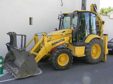Камацу WB93R5