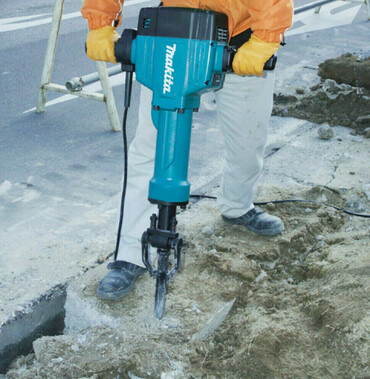MAKITA