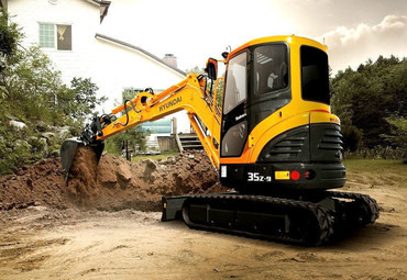 Komatsu PC28UU-2E