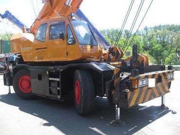 Tadano TR-250M