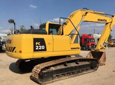 Komatsu PC220